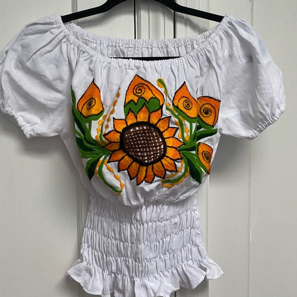 EMBROIDERED Mexican Off-the-shoulder Blouse, Size M, NWOT - Picture 4 of 6